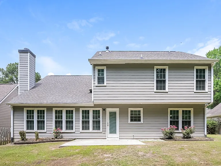 1070 Hunters Creek Ct — Photo 16