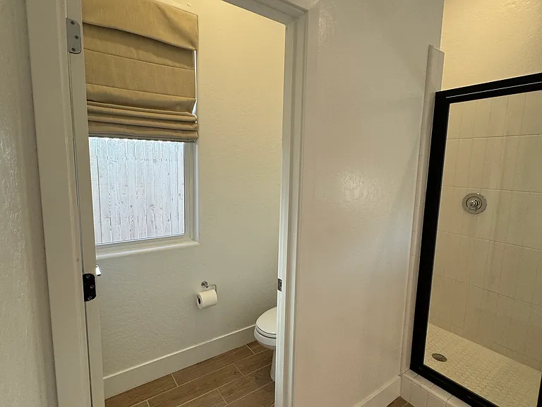 525 E Riverway Ave — Photo 27
