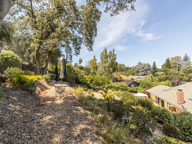 977 Continental Dr — Photo 76