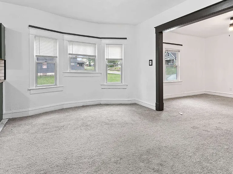 3417 Brooklyn Ave — Photo 6