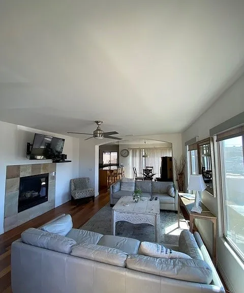 833 Felspar St — Photo 15