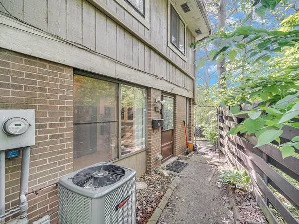 3502 170th Ct, Hammond, IN 46323