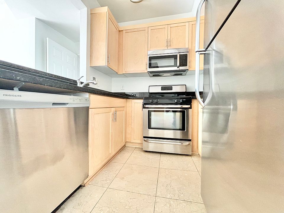 1st image of 884 Palm Ave #302A