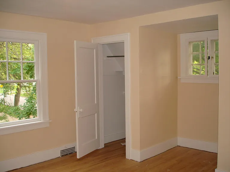 3 windows for wonderful light and summer breezes.
