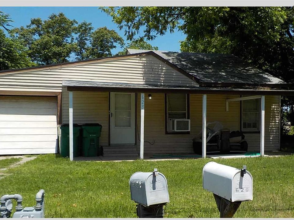 1st image of 623 E College St