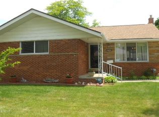 24890 Roxana Ave, Eastpointe, MI 48021