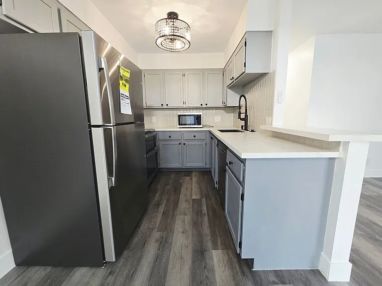 1833 Plum Ct — Photo 8