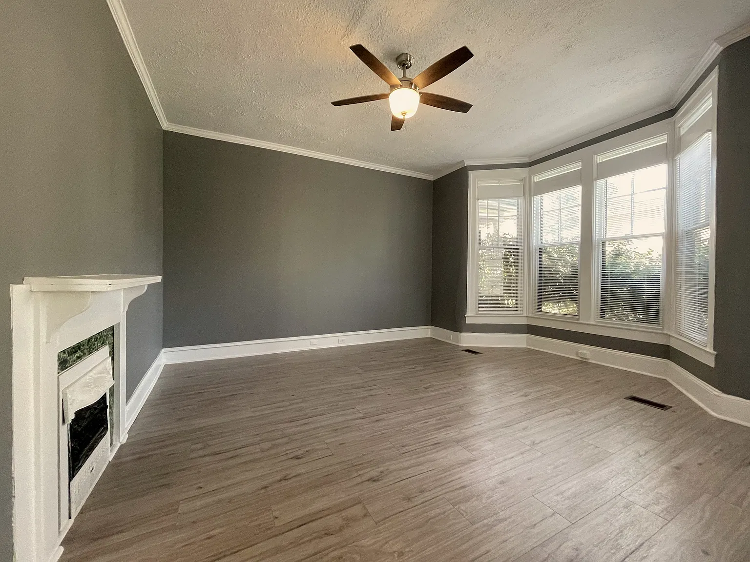 3 bed, 1200 sqft, $1,295 — Photo 3