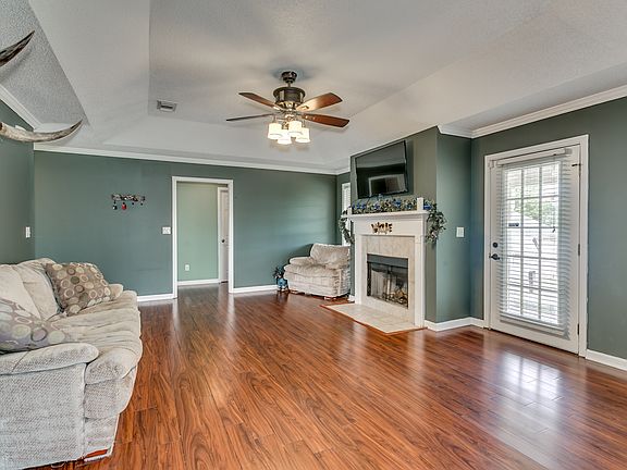 4th image of 10895 Warren Dr
