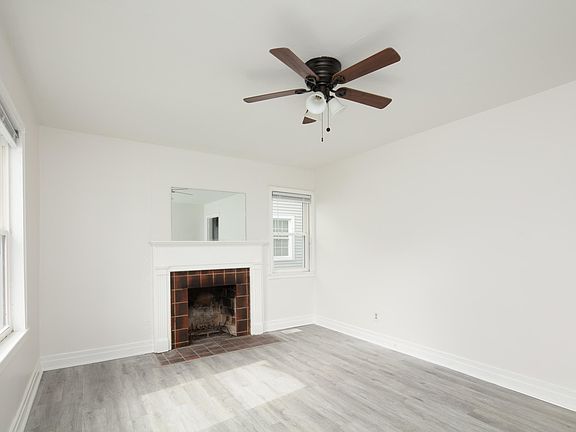 3rd image of 803 Shelby Ave