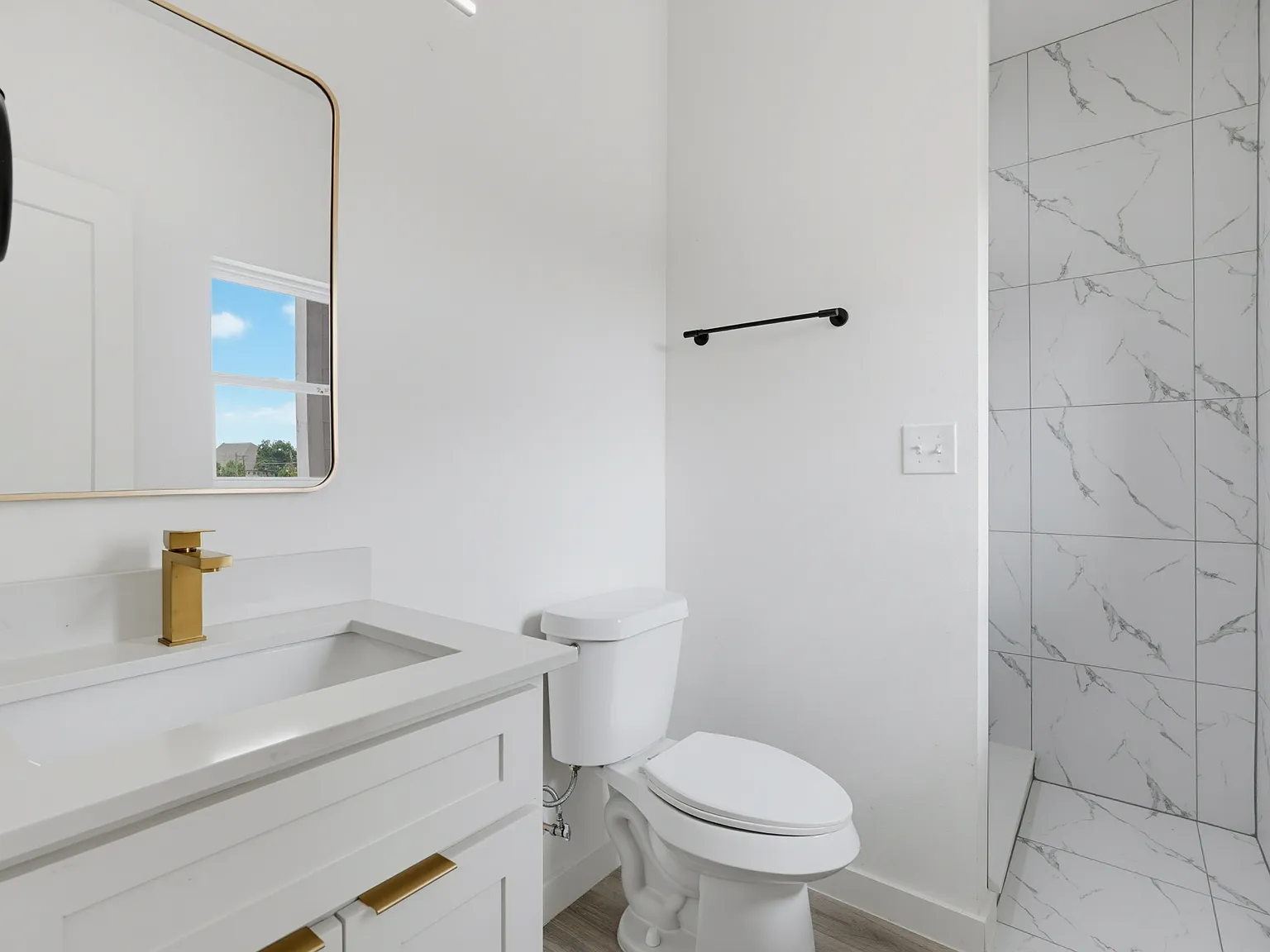 4 bed, 2244 sqft, $3,395 — Photo 4