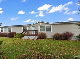 893 Meadowlark Cir, Sandwich, IL 60548