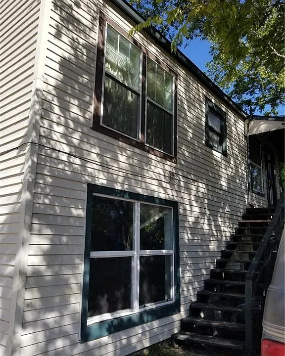 Building Photo 3
