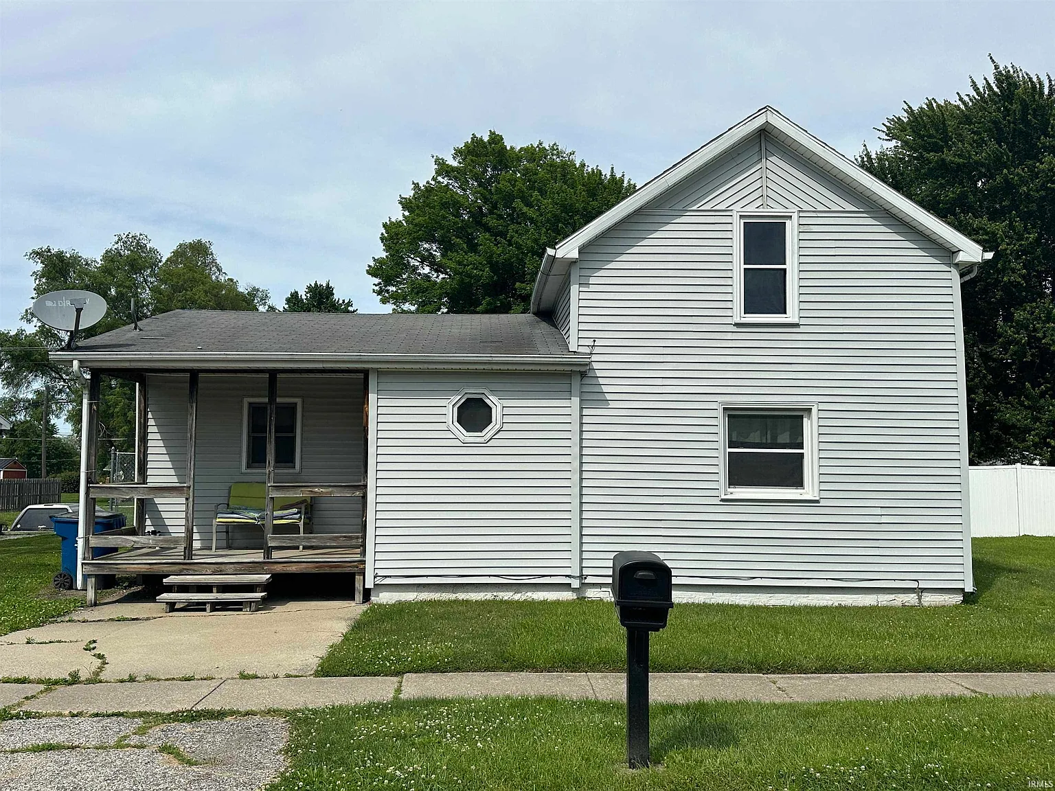 907 Harrison St photo 1