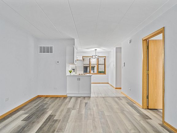 4th image of 4425 Prescott Ave APT 101