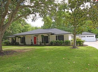 120 Begonia St, Lake Jackson, TX 77566