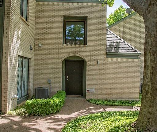 2nd image of 2637 McCart Ave