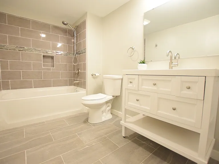 1002 N Aurora St — Photo 136