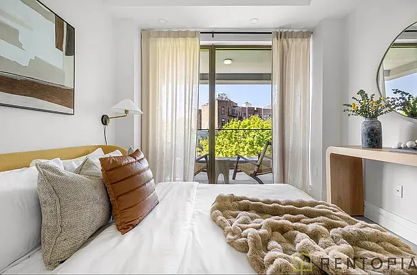 Bedroom, photo 2