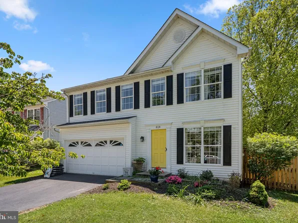 818 Bellview Ct NE, Leesburg, VA 20176