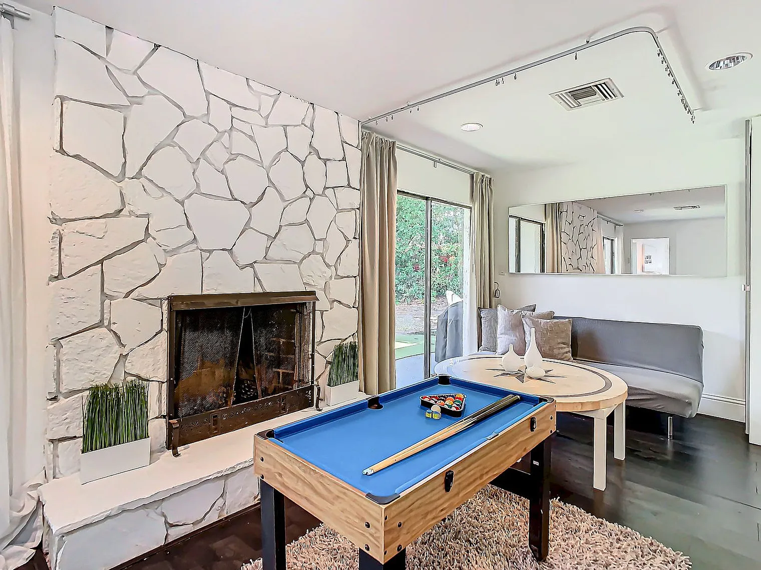 4 bed, 3.0 bath, 2002 sqft, $29,100 — Photo 4