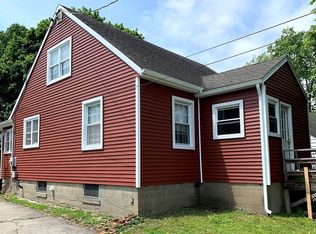 14 Cedar Ln, New Windsor, NY 12553