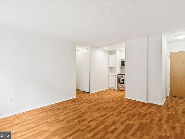 2101 Chestnut St #721-R — Photo 4