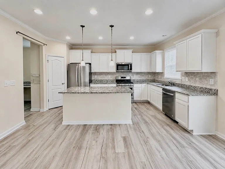 1034 Autumn Crest Ln — Photo 9