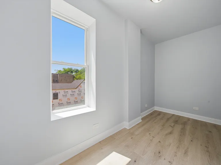 541 N Lawndale Ave #3 — Photo 3