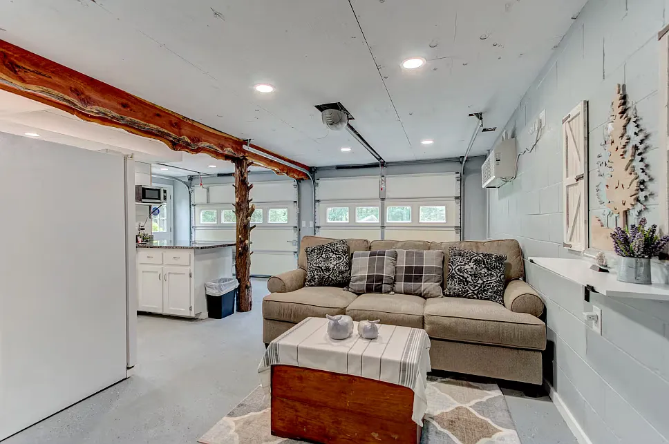 1 bed, 1000 sqft, $1,895 — Photo 3