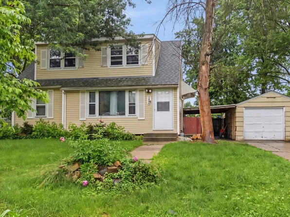1450 Sandhurst Ave E, Maplewood, MN 55109