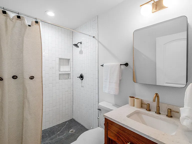1330 Dean St — Photo 36