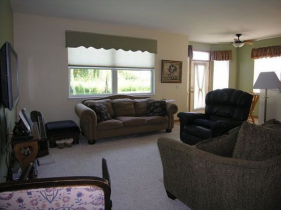 4th image of 1530 Benzie Cir