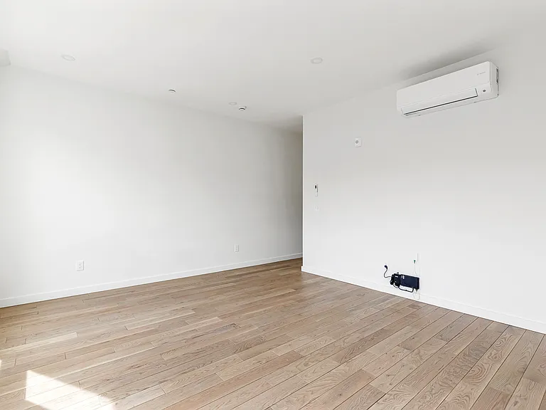 71 Richmond St #5 — Photo 3