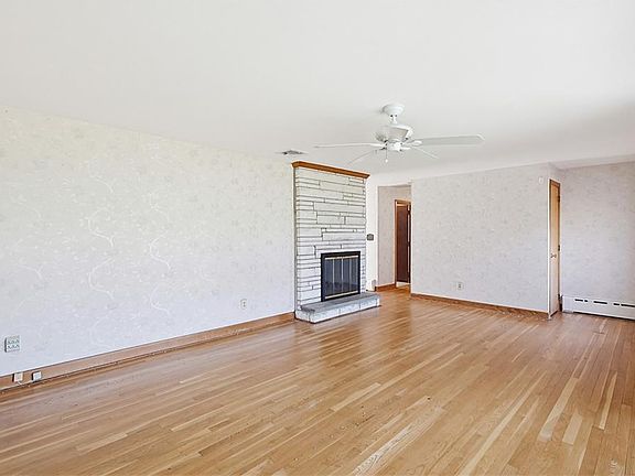 5th image of 10 Brayton Rd