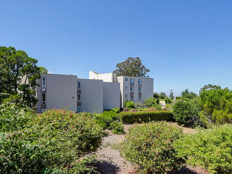 380 Vallejo Dr #128 — Photo 33