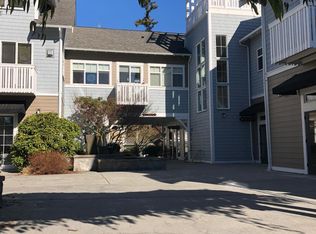 115 Hall Brothers Loop, Bainbridge Island, WA 98110
