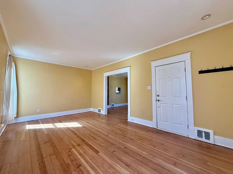 909 Ouray Ave — Photo 6