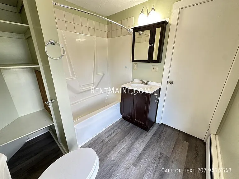 233 Parkview Ave #2 — Photo 6
