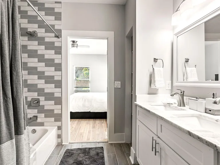 209 Clay St SE — Photo 26