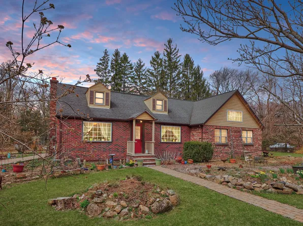 217 Turnbull Road, New Hartford, CT 06057