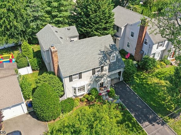 4th image of 66 Springbrook Rd