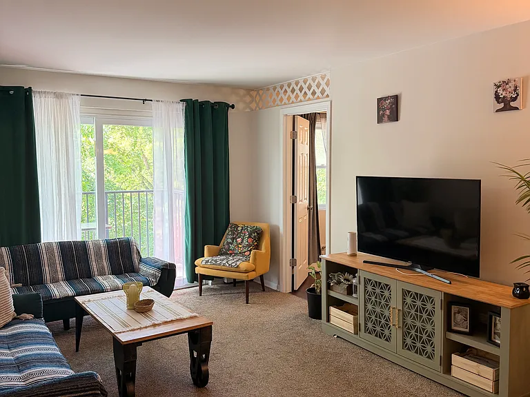 819 E Miner St #3C — Photo 5