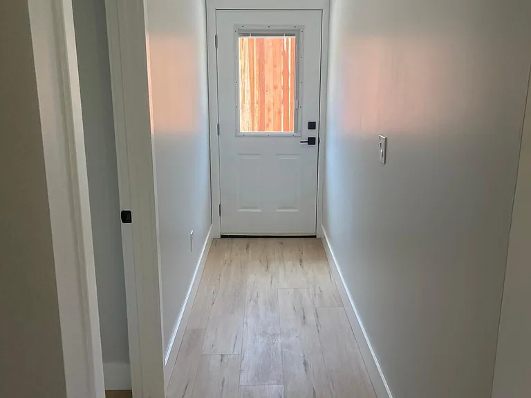 4635 Kraft Ave — Photo 38