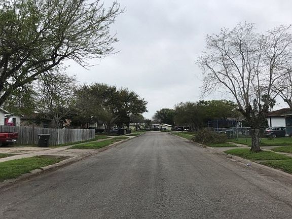 4th image of 4225 Devon Dr