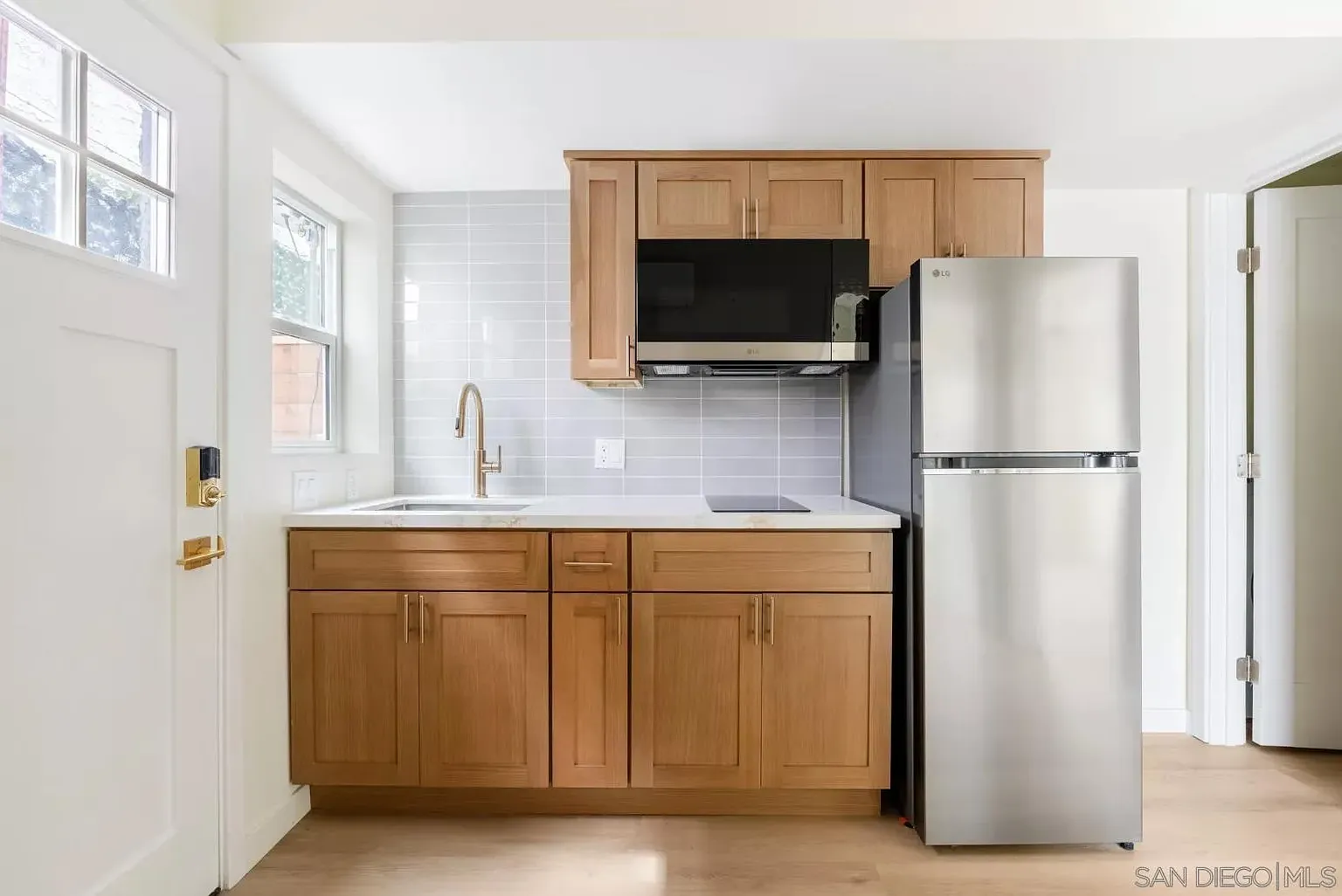 2 bed, 1.0 bath, 409 sqft, $1,950 — Photo 1