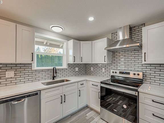 4th image of 1005 NE 85th Ave