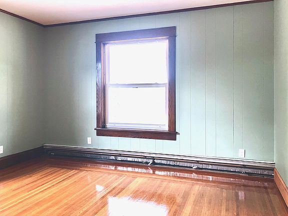 4th image of 320 7th Ave E Unit 2