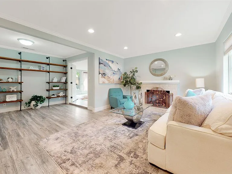 1212 Windermere Ave — Photo 3