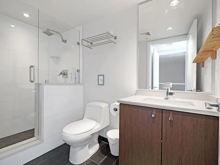 1045 Richards St — Photo 20